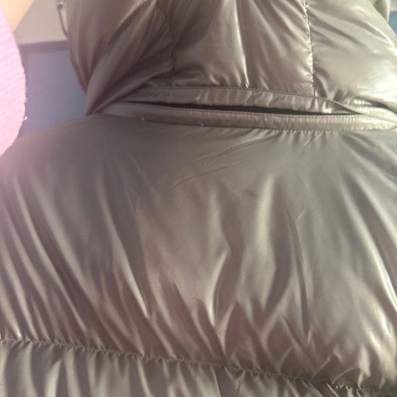 Aritzia SuperPuff- The Super Resort High Gloss Jacket - Picture 5 of 10